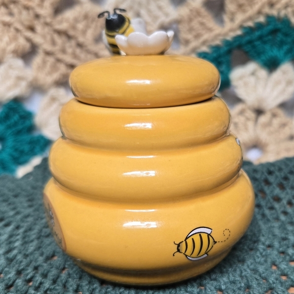 Ceramic Honey Miel Beehive Yellow Gold with Honey Dipper - Picture 5 of 12